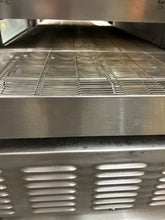 Load image into Gallery viewer, Lincoln Impinger 1132 Electric 208V/3ph Double Stack 18” Conveyor Pizza Oven