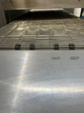 Load image into Gallery viewer, Lincoln Impinger 1132 Electric 208V/3ph Double Stack 18” Conveyor Pizza Oven