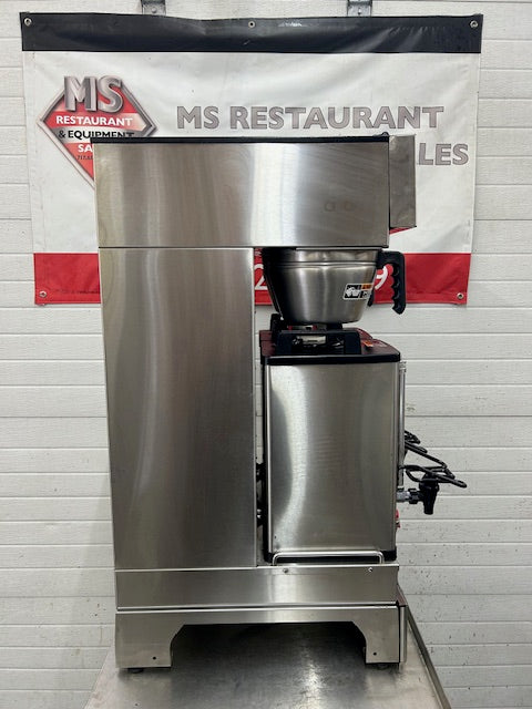 Bunn Dual BrewWISE Soft Heat DBC Coffee Brewer - Main Image