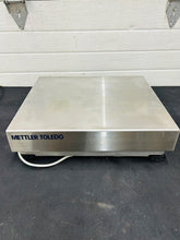 Load image into Gallery viewer, Mettler Toledo BCA-222-60U-1101-111 Parcel Scale w/ Bluetooth 150x0.05lb Refurbished