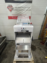 Load image into Gallery viewer, Oliver 797-32NC Bread Slicer 1/2" w/ Pro Guard Fully Refurbished Tested & Working!