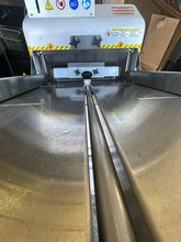Load image into Gallery viewer, Oliver 797-32NC Bread Slicer 1/2" w/ Pro Guard Fully Refurbished Tested & Working!