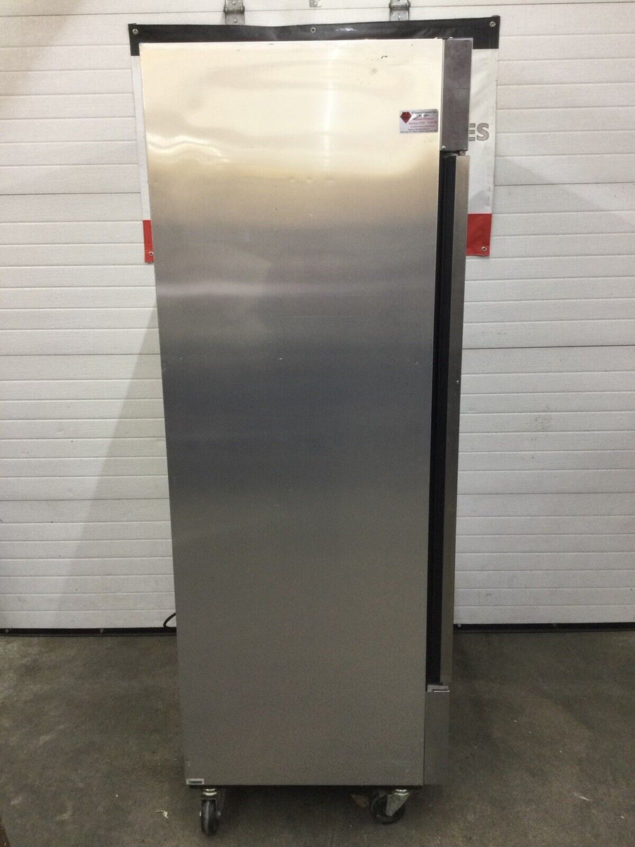 True T35HC 39 1/2” Two Section Reach In Refrigerator (2)