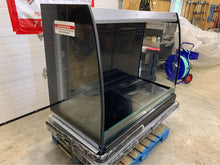 Load image into Gallery viewer, Hussmann Commercial Refrigerated Display Case Model #IM-05-E5EC Tested & Working