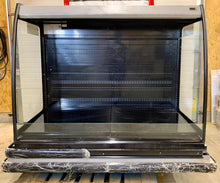 Load image into Gallery viewer, Hussmann Commercial Refrigerated Display Case Model #IM-05-E5EC Tested & Working