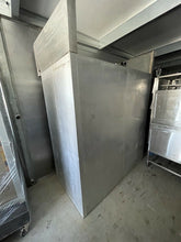 Load image into Gallery viewer, McCall 4002-H 2 Door Roll-In Heated Dough Proofer. 230v Tested & Working!