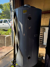 Load image into Gallery viewer, STATE SBD100199NES Sandblaster Multi-Flue Commercial Gas Water Heater 100 Gallons ***NEW*** Open Box