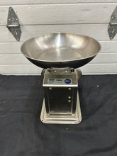 Load image into Gallery viewer, Yamato Accu-Weigh SM(N) Stainless Steel Dial 30lb. Scale