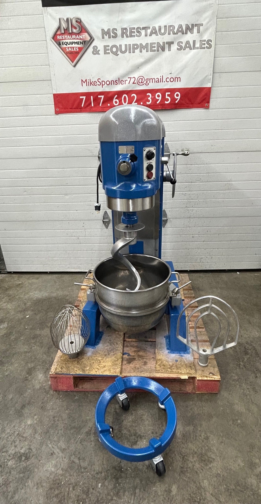 Hobart H600 60QT Mixer W/ Wire Whip, Flat Beater, Dough Hook, Bowl & Bowl Truck