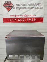 Load image into Gallery viewer, Bakers Pride P18 Commercial Pizza/Pretzel Oven Refurbished