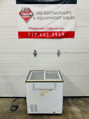 Freezer Fusion Chest Freezer Glass Top (24X19x30) Refurbished