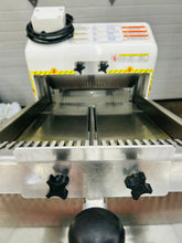 Load image into Gallery viewer, Oliver 797-32NC Bread Slicer  Fully Refurbished, Tested and Working