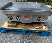 Load image into Gallery viewer, Vulcan HEG36D 36&quot; 208V Electric Griddle Fully Refurbished