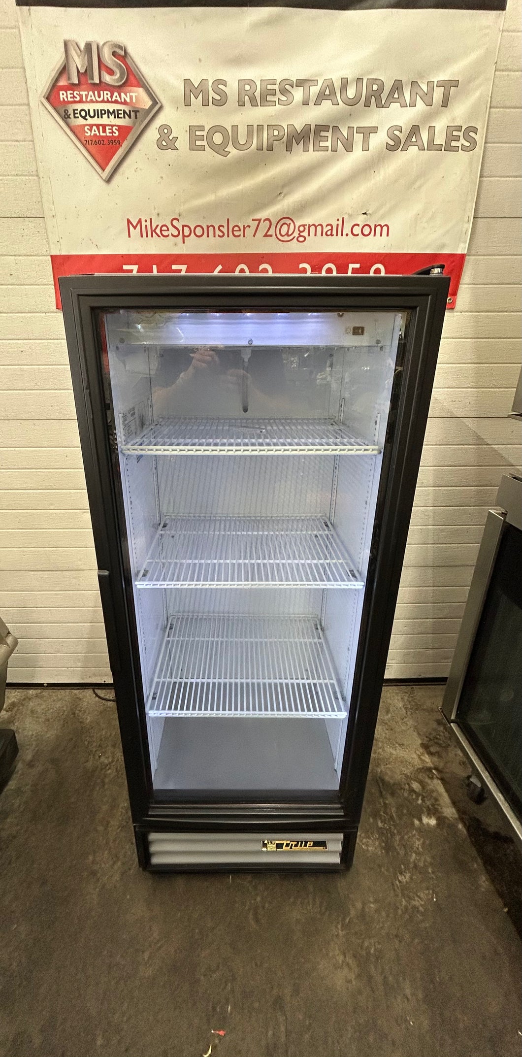 True GDM-12-LD Glass Door Merchandiser Refrigerator Refurbished