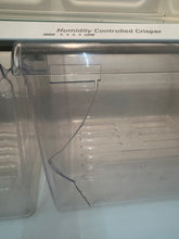 Load image into Gallery viewer, Whirlpool 21.3 cu ft Standard 33 in. Top Freezer Tested and Working