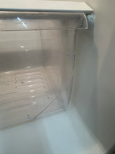 Load image into Gallery viewer, Whirlpool 21.3 cu ft Standard 33 in. Top Freezer Tested and Working