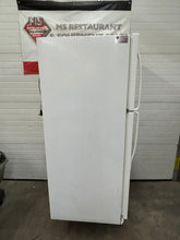Load image into Gallery viewer, Whirlpool 21.3 cu ft Standard 33 in. Top Freezer Tested and Working