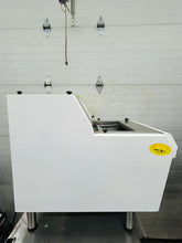 Load image into Gallery viewer, Oliver 732-N Front-Load Bread Slicer, 115v Fully Refurbished Tested and Working