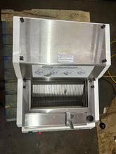 Load image into Gallery viewer, Oliver 732-N Front-Load Bread Slicer,-1/2" 115v Fully Refurbished Tested and Working