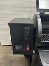 Load image into Gallery viewer, NexGrille Oakford™ 875 Pro Pellet Smoker Grill Model#910-0512B 50% off retail