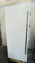 Load image into Gallery viewer, True TSC01-600R-G-PH-TSL01 Single glass door refrigerator 115V/60Hz/1.5Amps NEW