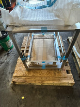Load image into Gallery viewer, Belshaw HG18-EZ 40# SS Hand Glazer W Applicator On Rails “NEW Open Box”