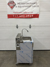 Load image into Gallery viewer, Hybrid 684 Hands Free Portable Sink NEW