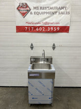 Load image into Gallery viewer, Hybrid 684 Hands Free Portable Sink NEW
