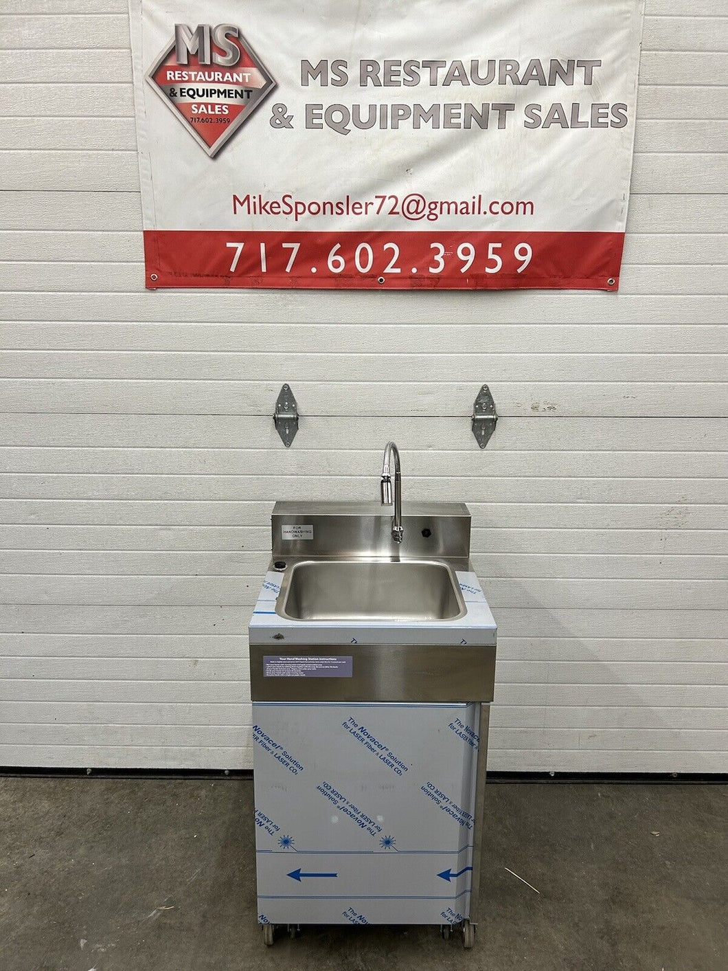 Hybrid 684 Hands Free Portable Sink NEW