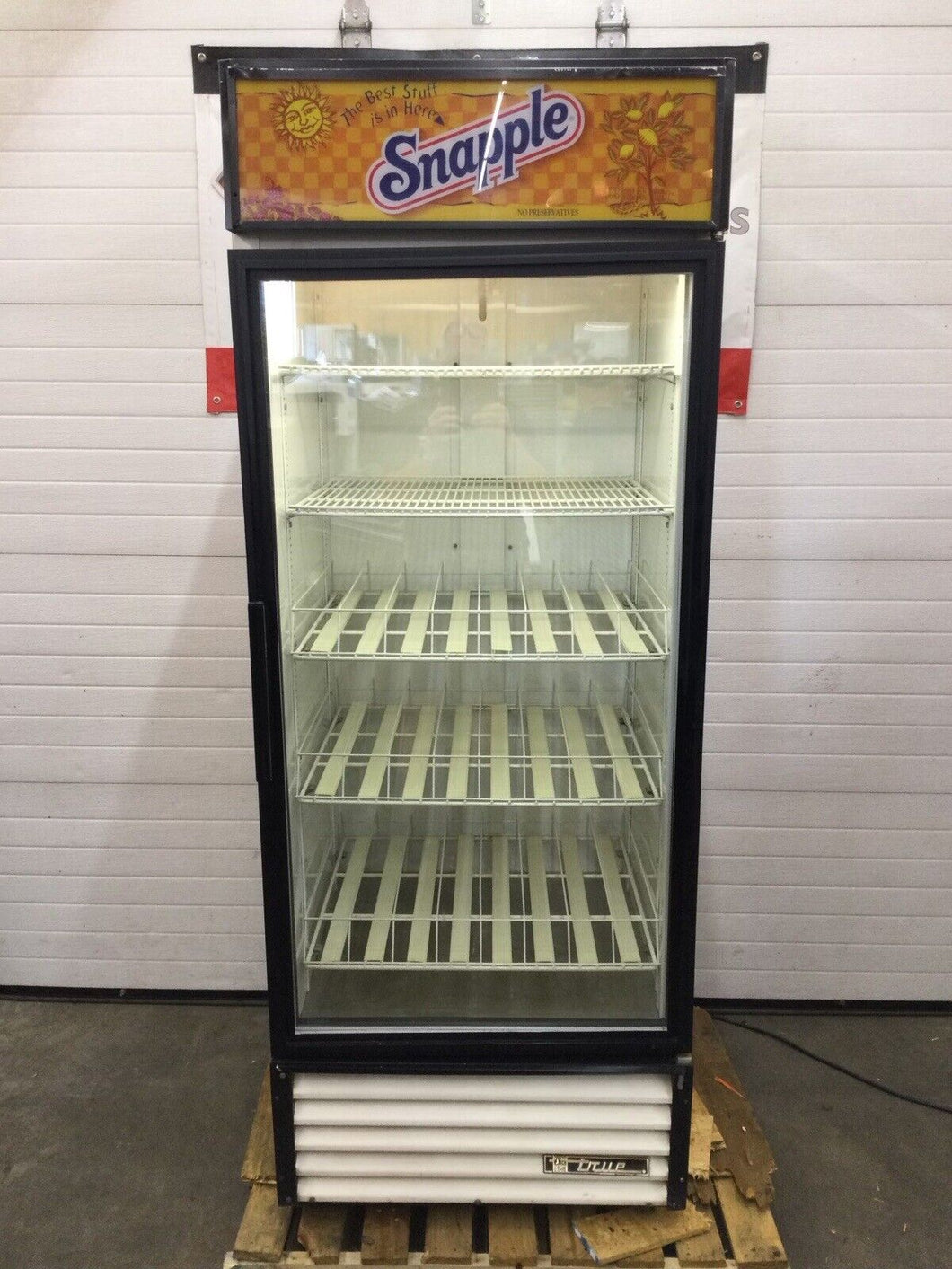 True GDM-26-HL 1 Glass Door Merchandiser 26 Cu. Ft. Refurbished