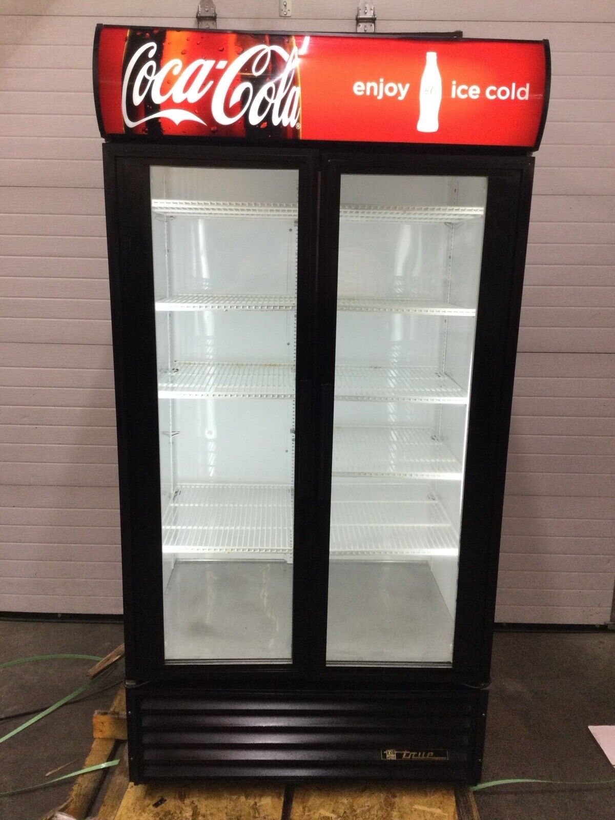 s*a様 Coca-Cola 冷蔵庫 True GDM-35-39.5” Glass 2 Door Reach In Refrigerator Coca Cola