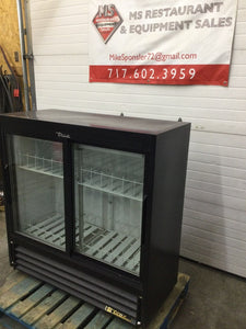 True GDM-41SL-48-HC-LD 46” Refrigerator Merchandiser, 2 Sliding Glass Doors 115v