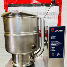 Load image into Gallery viewer, 2013 Groen TDB-40 Electric 10 Gal 40 Qt Steam Jacketed Soup Sauce Tilting Kettle