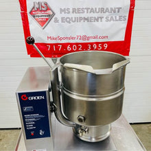 Load image into Gallery viewer, 2006 Groen TDB-40 Electric 10 Gal 40 Qt Steam Jacketed Soup Sauce Tilting Kettle