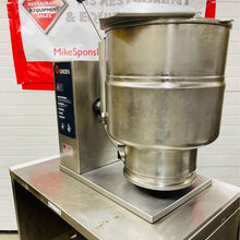 Load image into Gallery viewer, 2012 Groen TDB-40 Electric 10 Gal 40 Qt Steam Jacketed Soup Sauce Tilting Kettle