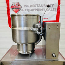 Load image into Gallery viewer, 2006 Groen TDB-40 Electric 10 Gal 40 Qt Steam Jacketed Soup Sauce Tilting Kettle