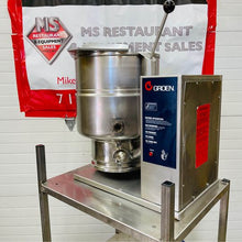 Load image into Gallery viewer, 2013 Groen TDB-40 Electric 10 Gal 40 Qt Steam Jacketed Soup Sauce Tilting Kettle