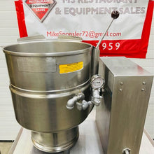 Load image into Gallery viewer, 2012 Groen TDB-40 Electric 10 Gal 40 Qt Steam Jacketed Soup Sauce Tilting Kettle