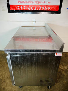 Avantco 178TWT48R, 48in, Worktop Refrigerated Prep Table