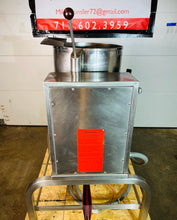 Load image into Gallery viewer, Groen TDB-40A 10 gal Steam Kettle - Manual Tilt, 2/3 Jacket, 240v/1ph