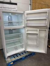 Load image into Gallery viewer, Maytag M1TXEGMYW Freestanding Top Freezer Refrigerator with 20.6 cu. ft.