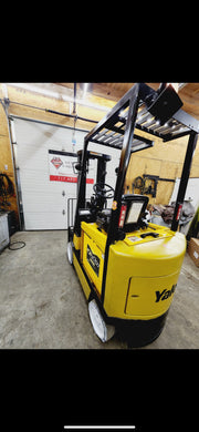 Yale ERC040AH 2005 36v 3 Stage Forklift w/ Charger. Works Great!