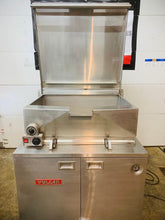 Load image into Gallery viewer, Vulcan G300 Nat Gas 30 Gallon Braising Pan / Skillet. Auto Lift