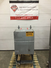 Load image into Gallery viewer, Avantco FF518 Nat. Gas 70-100lb SS Tube Floor Fryer 150,000 BTU