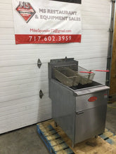 Load image into Gallery viewer, Avantco FF518 Nat. Gas 70-100lb SS Tube Floor Fryer 150,000 BTU