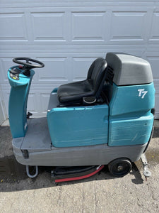Tennant T7 32” Micro-Rider Floor Scrubber Tested and Working!