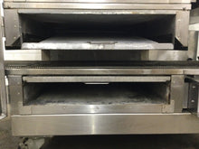 Load image into Gallery viewer, Lincoln Impinger 1132 Triple Stack 3ph 208v Electric Conveyor Pizza Oven Working