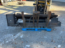 Load image into Gallery viewer, Maxon Tuk-a-way 72-2500 Lift Gate 2500# Capacity