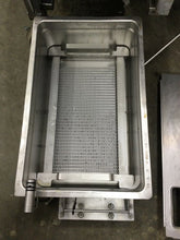 Load image into Gallery viewer, Henny Penny EEG 242 Evolution Elite 2-Well Natural Gas Open Fryer W / iControl