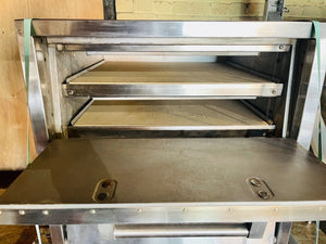 Baker’s Pride P44S Countertop Pizza / Pretzel Oven - Double Deck 208v 1ph